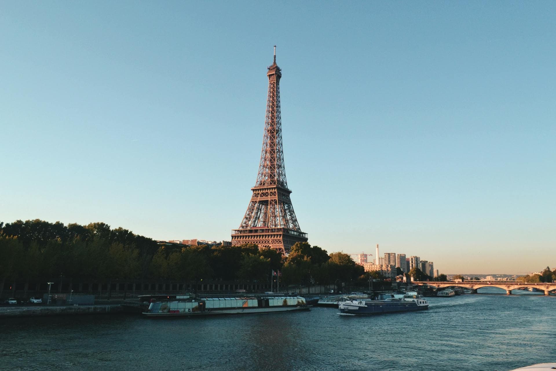 Tour de compras por París y champán en la Torre Eiffel - Image 5