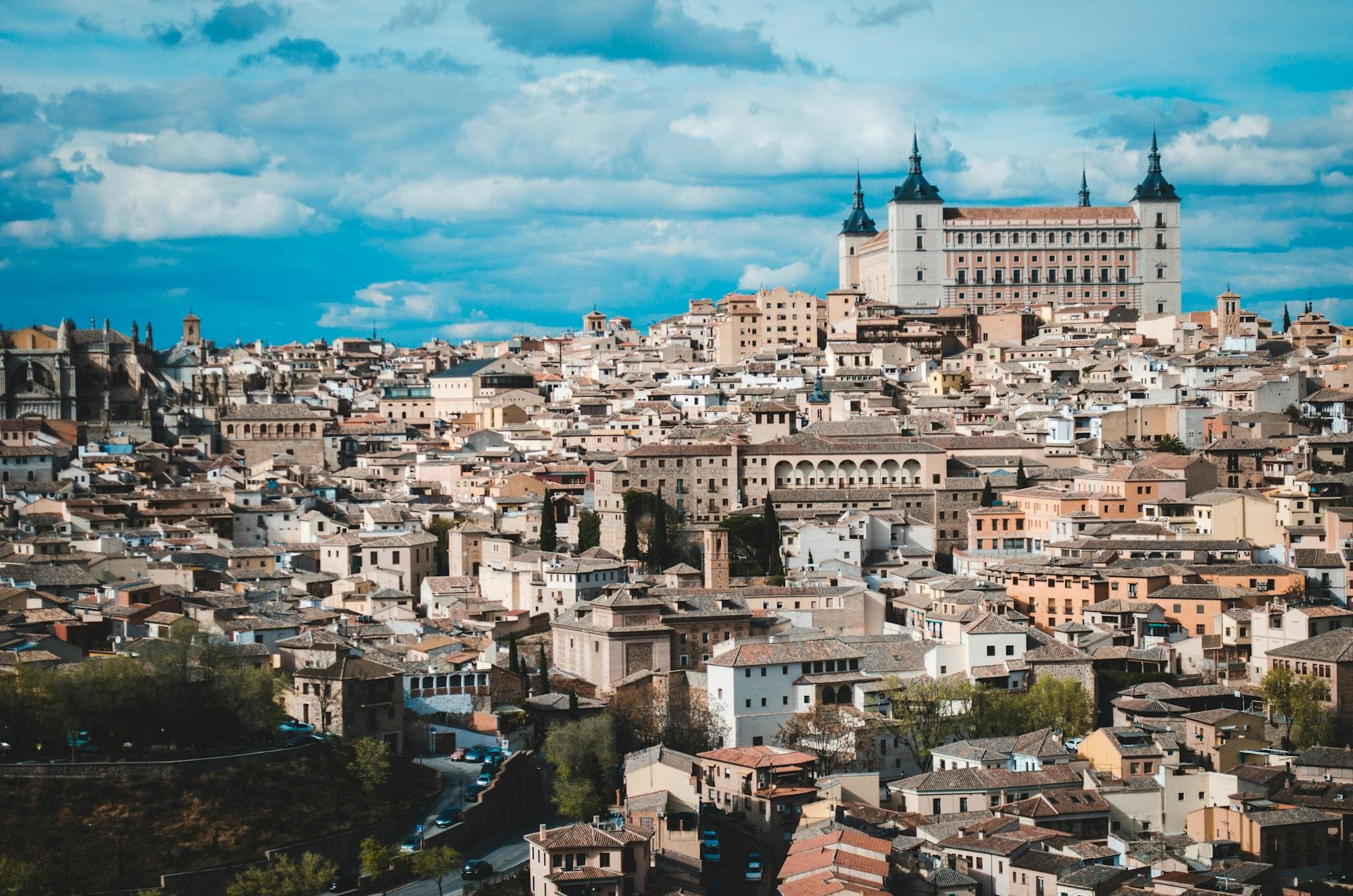 Tour a pie por Toledo con degustación de vinos - Image 3