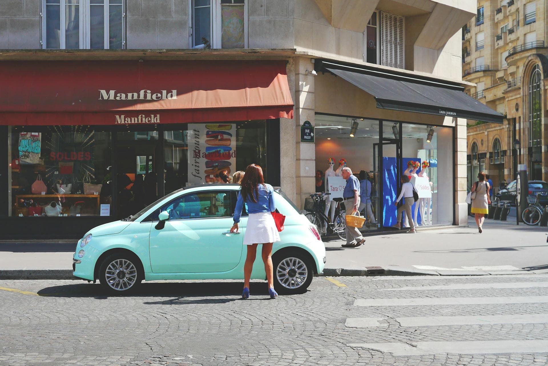 Tour de compras por París y champán en la Torre Eiffel
