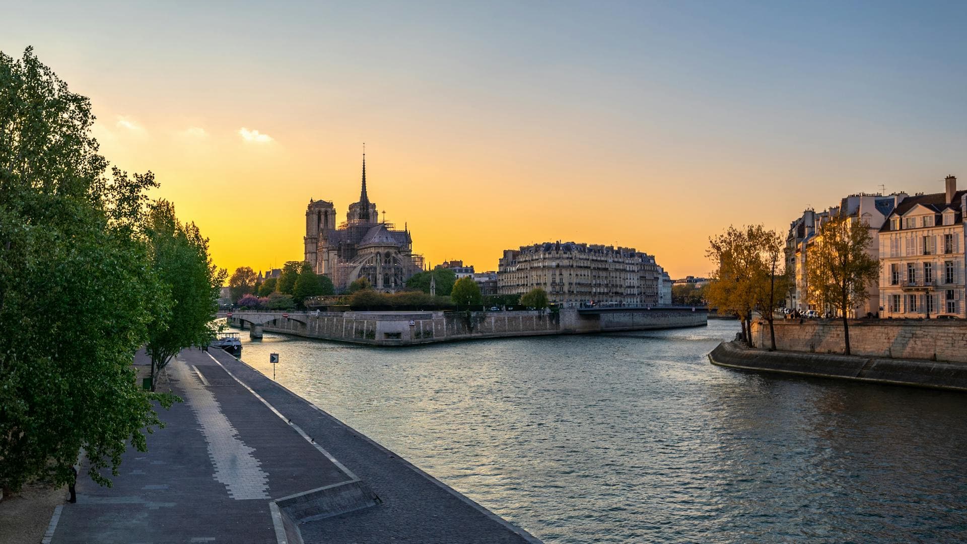 Crucero por el río Sena en París y Barrio Latino